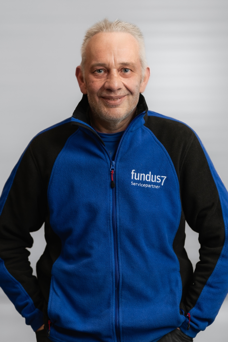 <strong>Bernd</strong><br />Werkstatt<br /><br />T <a href="tel:+492117377680" class="no-link">+49 211 737768-0</a>