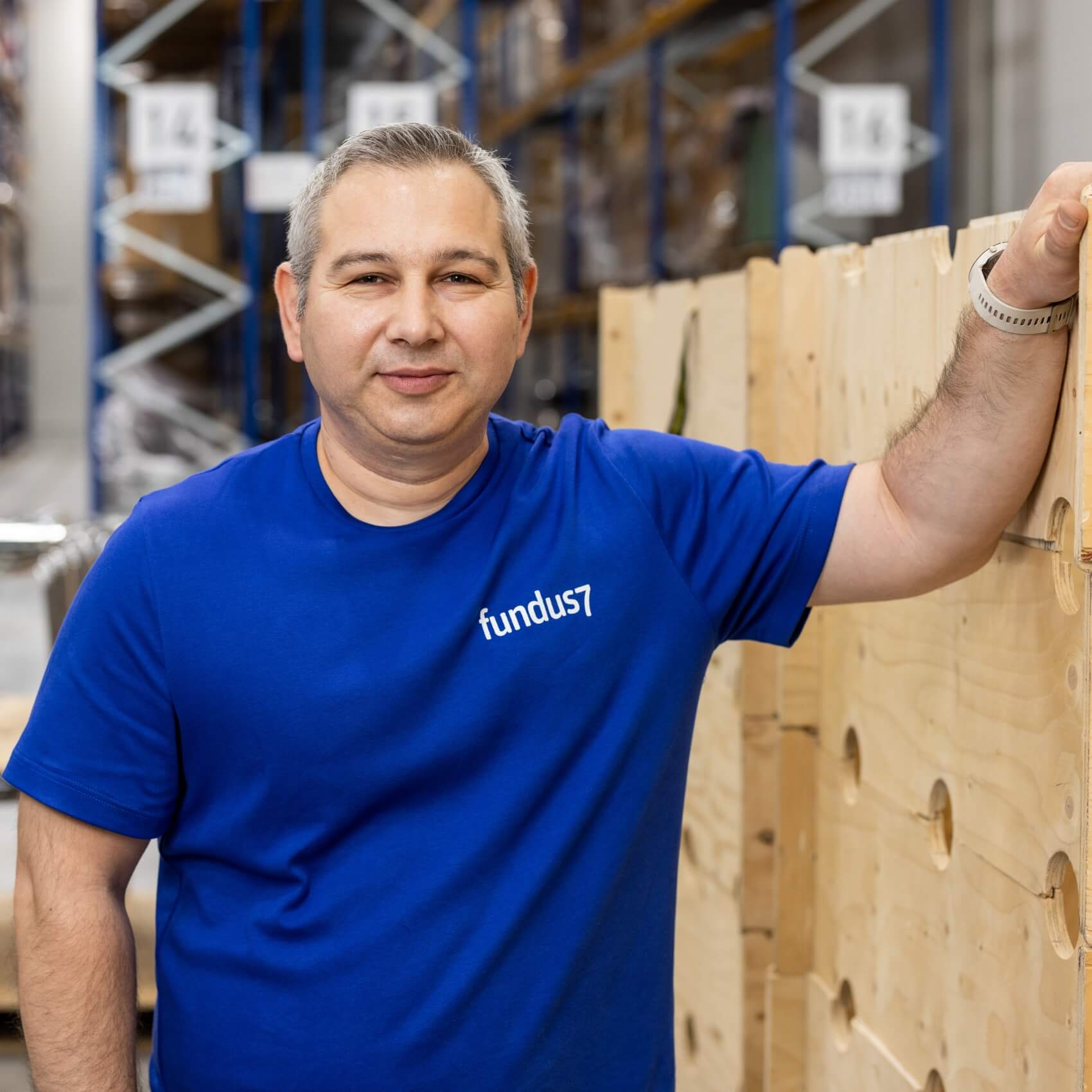 <strong>Cem Köker</strong><br />Kommissionierung<br /><br />T <a href="tel:+492117377680" class="no-link">+49 211 737768-0</a>