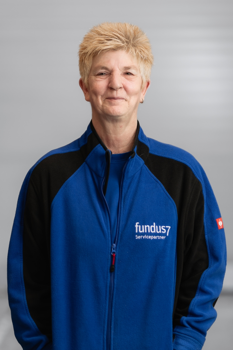 <strong>Claudia</strong><br />Reinigung<br /><br />T <a href="tel:+492117377680" class="no-link">+49 211 737768-0</a>