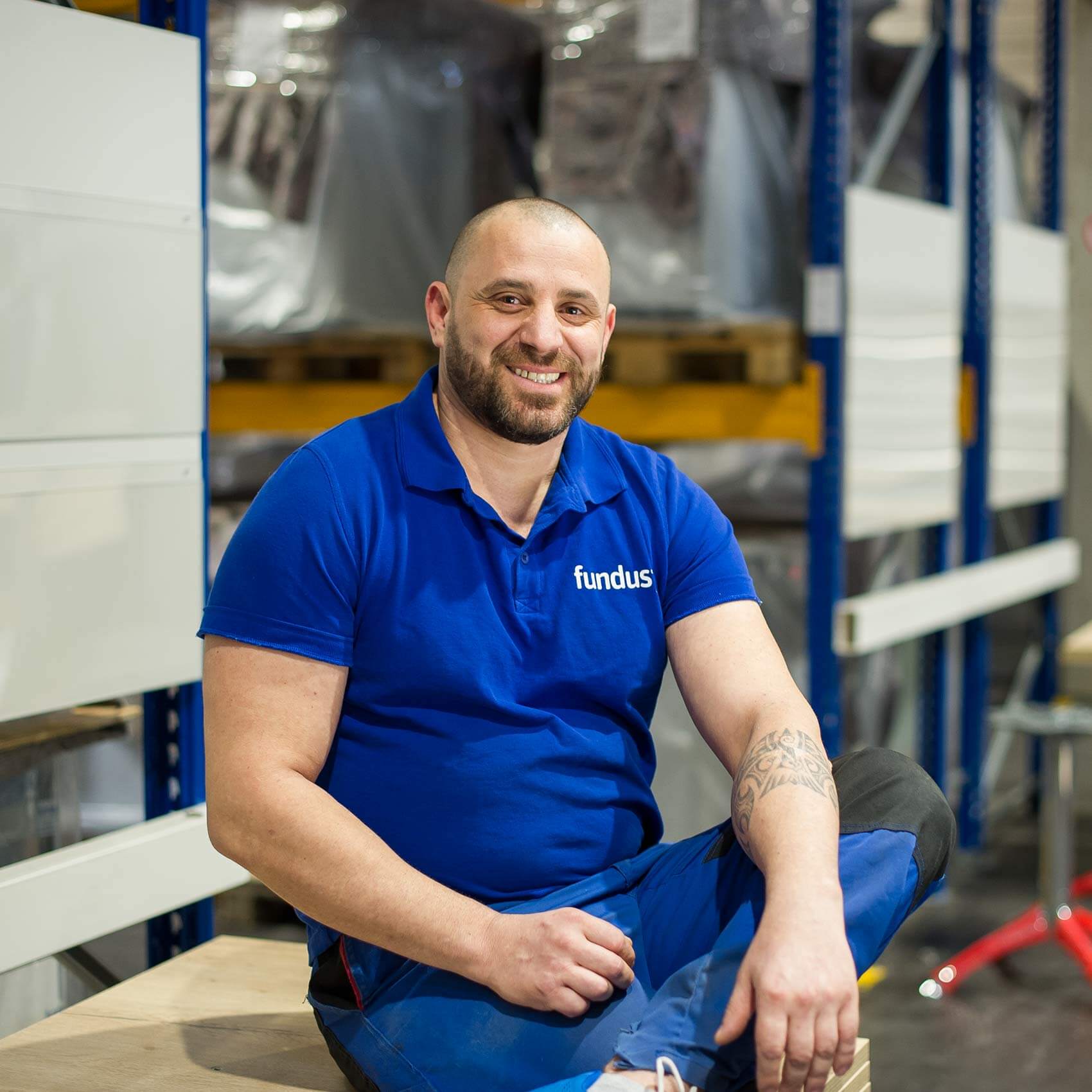 <strong>Gheorge Muresan</strong><br />Kommissionierung<br /><br />T <a href="tel:+492117377680" class="no-link">+49 211 737768-0</a>