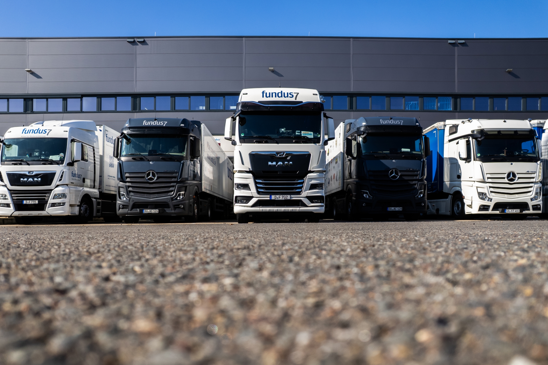 Flexible Logistik mit eigenem Fuhrpark – fundus7 Flexible Logistik mit eigenem Fuhrpark - fundus7