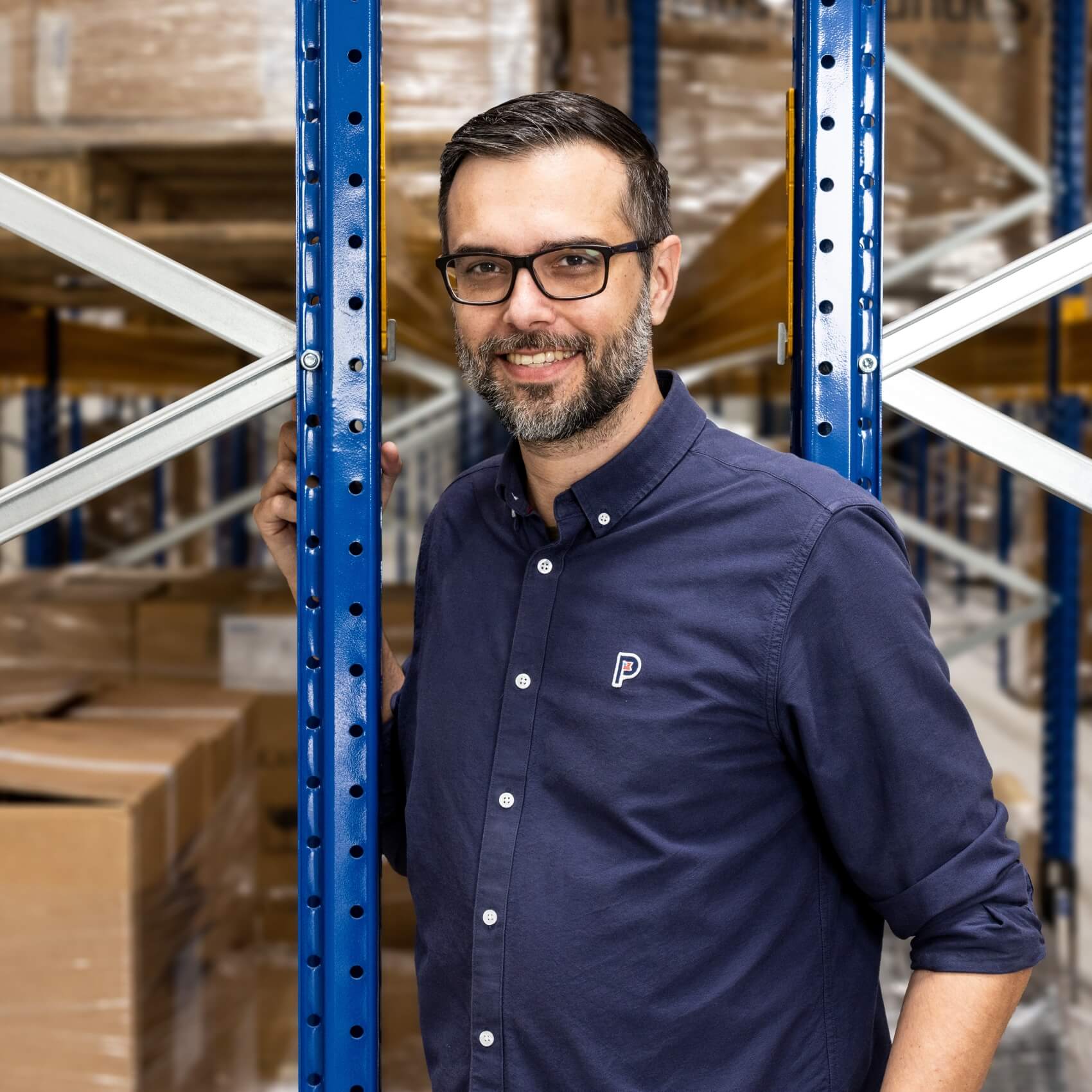 <strong>Tim Kühnert</strong><br />Senior Account Manager | Leitung Einkauf<br /><br />T <a href="tel:+4921173776813" class="no-link">+49 211 737768-13</a><br /><a href="mailto:t.kuehnert@fundus7.de" class="no-link-color">t.kuehnert@fundus7.de</a>